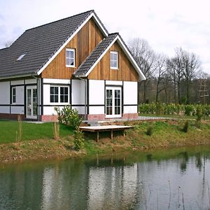 Susteren Half-timbered house with dishwasherヴィラ Exterior photo