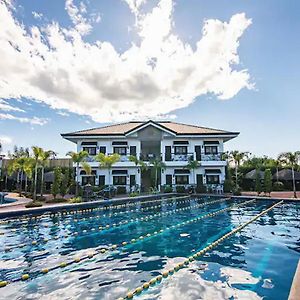 Ilocos Urban Wave Resort ラオアグ Exterior photo