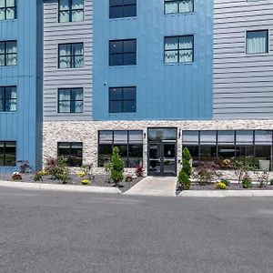 Casco Bay Hotel Pmw Airport - Maine Mall, Ascend Hotel Collection サウスポートランド Exterior photo