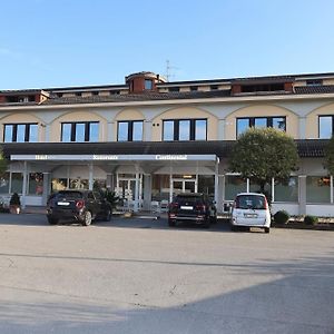 Hotel Ristorante Continental オージオ・ソット Exterior photo