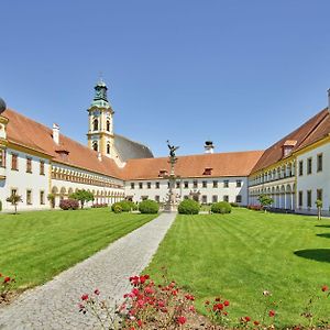 ホテル Augustiner-Chorherrenstift Reichersberg Reichersberg  Exterior photo