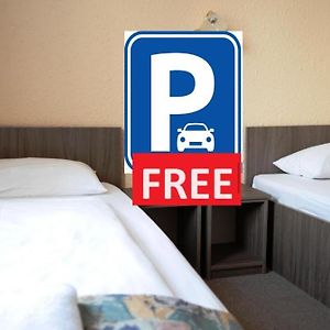 Promotion! Only 39Eur Room&Breakfast&Parking ブダペスト Exterior photo