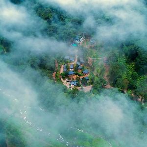 Silent Brook Resort - Coorg マディケーリ Exterior photo