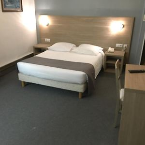 Hotel De La Poste レ・ルス Room photo