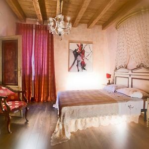 Roverbella Antica Dimora Conti Custoza Bed & Breakfast Room photo