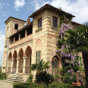 Castello Di Frassinello Bed & Breakfast Exterior photo