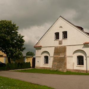 ホテル Statek Chmelovice Exterior photo