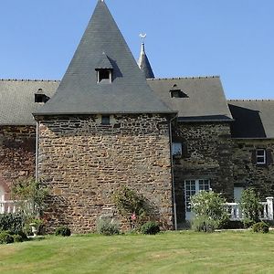 Saint-Thurial Manoir La Haie Chapeau Bed & Breakfast Exterior photo