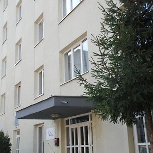 Hotel Merkur ミエルクレア＝チュク Exterior photo