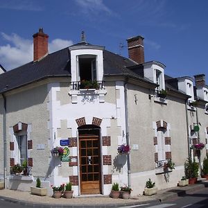 Plaimpied-Givaudins Les Glycines Bed & Breakfast Exterior photo