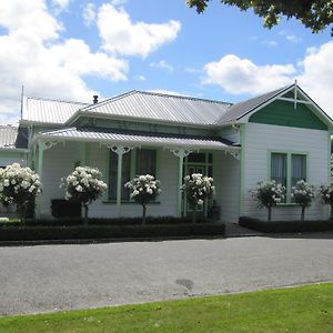 Halcombe Thyme Out Estate Bed & Breakfast Exterior photo