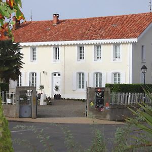 Hontanx Maison D'Hotes Lassaubatju Bed & Breakfast Exterior photo