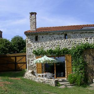 Saint-Georges-en-Couzan Cellier De La Fontaineヴィラ Room photo