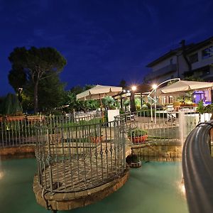 Hotel Tetto Delle Marche - Ristorante Dei Conti チンゴリ Exterior photo