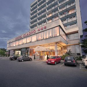 Retro Hotel クラドノ Exterior photo