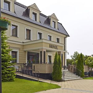 Hotel Stefanik ミヤバ Exterior photo