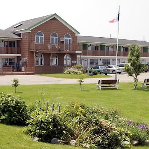 Laurie'S Inn Chéticamp Exterior photo