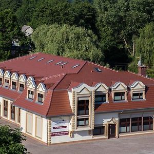 Płonia Dworek W Ploni Bed & Breakfast Exterior photo