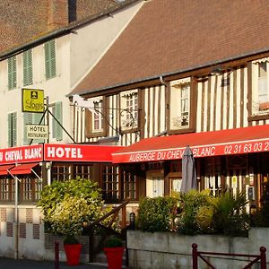 Auberge Du Cheval Blanc クレヴクール・アン・オージュ Exterior photo