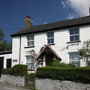 Bryn Ffynnon Holiday Cottage ランウスト Exterior photo