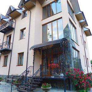 ヤレムチャ Glanz Bed & Breakfast Exterior photo