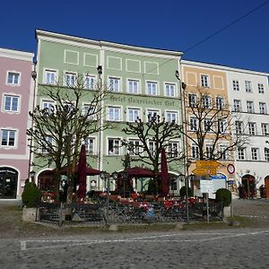 ホテル Bayerischer Hof ブルクハウゼン Exterior photo