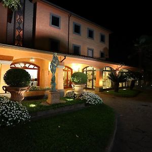 Hotel Ristorante Borgo Antico チェプラーノ Exterior photo