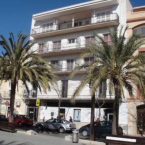 ホテル Hostal Residencia Celma Sant Carlos de la Ràpita Exterior photo