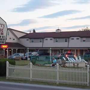 Cherry Lane Motor Inn Amish Country ロンクス Exterior photo