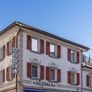 Hotel Alpina ルェルネツ Exterior photo