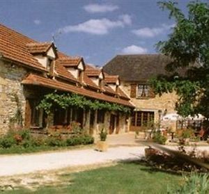 Hotel Chastrusse Nadaillac-de-Rouge Exterior photo