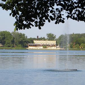 Miedzychod Neptun Bed & Breakfast Exterior photo