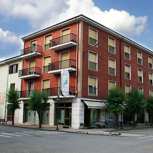 Hotel Ristorante Vittoria サンティア Exterior photo