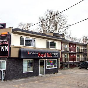 Okanagan Royal Park Inn By Elevate Rooms バーノン Exterior photo