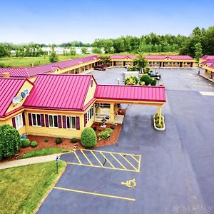 Amherst Inn & Suites Exterior photo