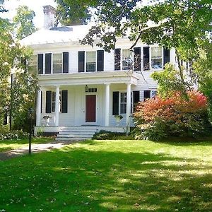 Millbrook Country House Bed & Breakfast Exterior photo