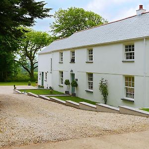 Otterham Caroe Farm House Bed & Breakfast Exterior photo