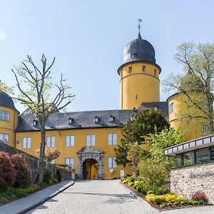 Hotel Schloss モンタバウアー Exterior photo