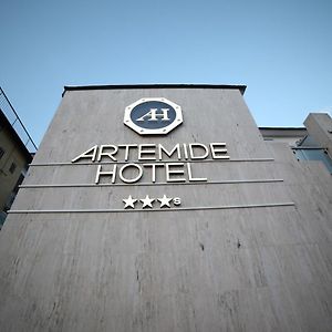 Hotel Artemide アヴェルサ Exterior photo