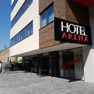 Hotel Arena トルナヴァ Exterior photo