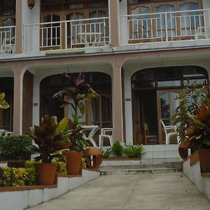 Ubumwe Hotel ギセニ Exterior photo