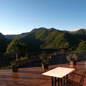 ホテル El Mirador De Fuentes Del Narcea Moncó Exterior photo