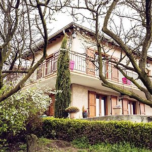 モンブリゾン Chambre D'Hotes Des Lys Bed & Breakfast Exterior photo