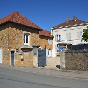 ヴィルフランシュ・シュル・ソーヌ Chambre D'Hotes Le Jardin Des Pierres Dorees Bed & Breakfast Exterior photo