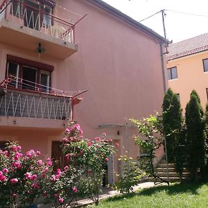 Apartmani Konta リヴノ Exterior photo