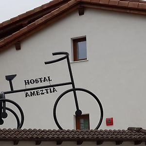 ホテル Hostal Ameztia ドネステベ/サンテステバン Exterior photo