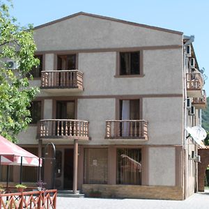 Hotel Kavkasioni クヴァレリ Exterior photo