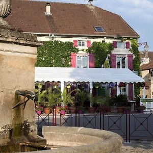 ホテル Logis Auberge De La Fontaine Villiers-sur-Suize Exterior photo