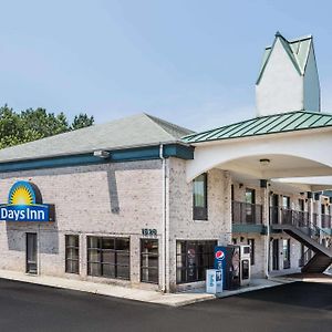 Brentwood Inn & Suites サフォーク Exterior photo