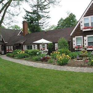 Williams Bay Lazy Cloud Bed & Breakfast Exterior photo